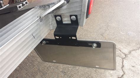 trailer plate bracket replacement